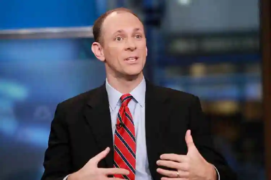 芝加哥联储行长:对于提前集中降息感到不安 可